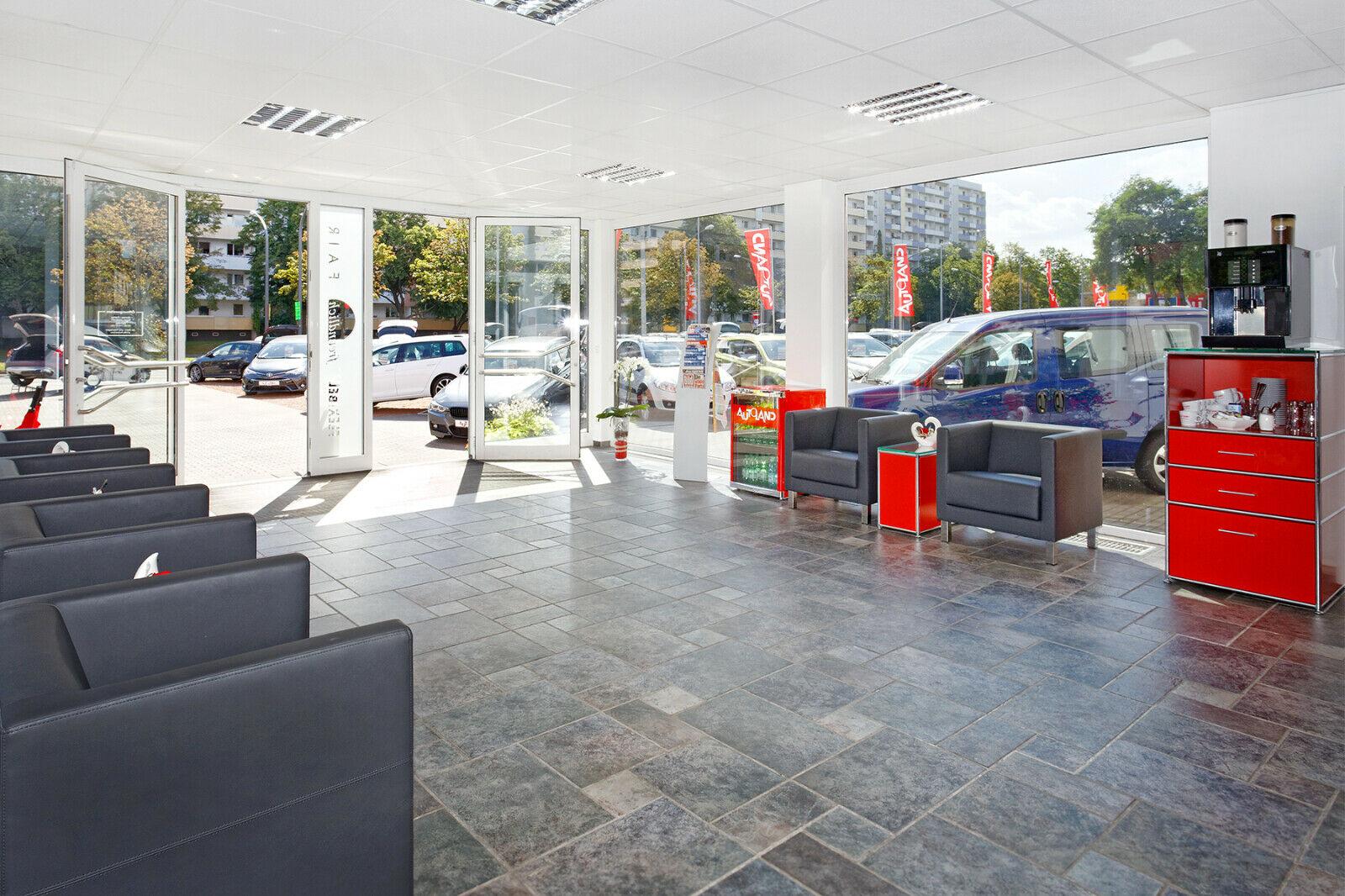 showroom-image-main