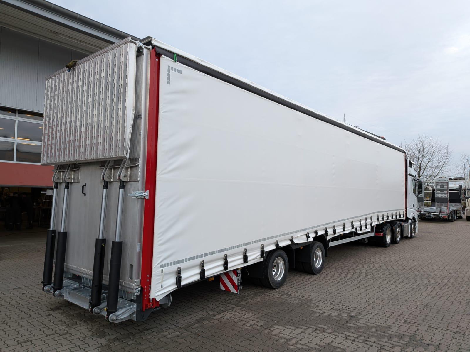 Andere Wiese Gabelstaplertransporter Zwangslenkung
