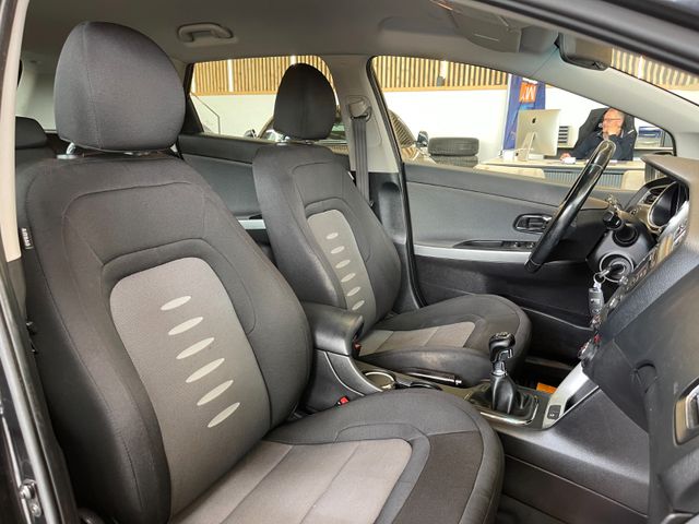 Kia Ceed Sportswagon FIFA World Cup Edition *AHK*LKH