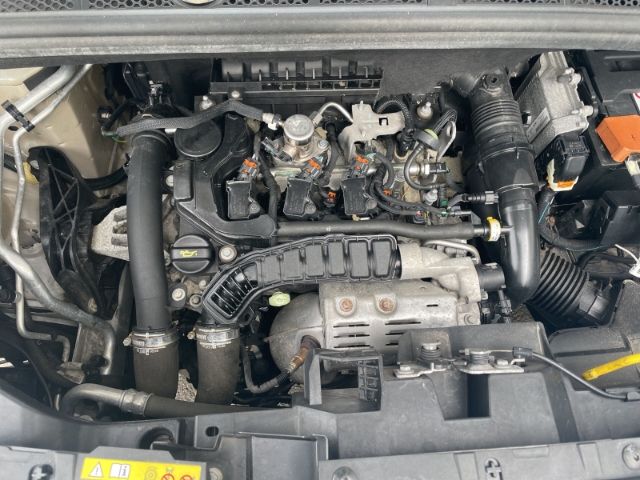 Fahrzeugabbildung Peugeot Partner 1.2 PureTech 110 Premium L1 3-Sitzer, Ei