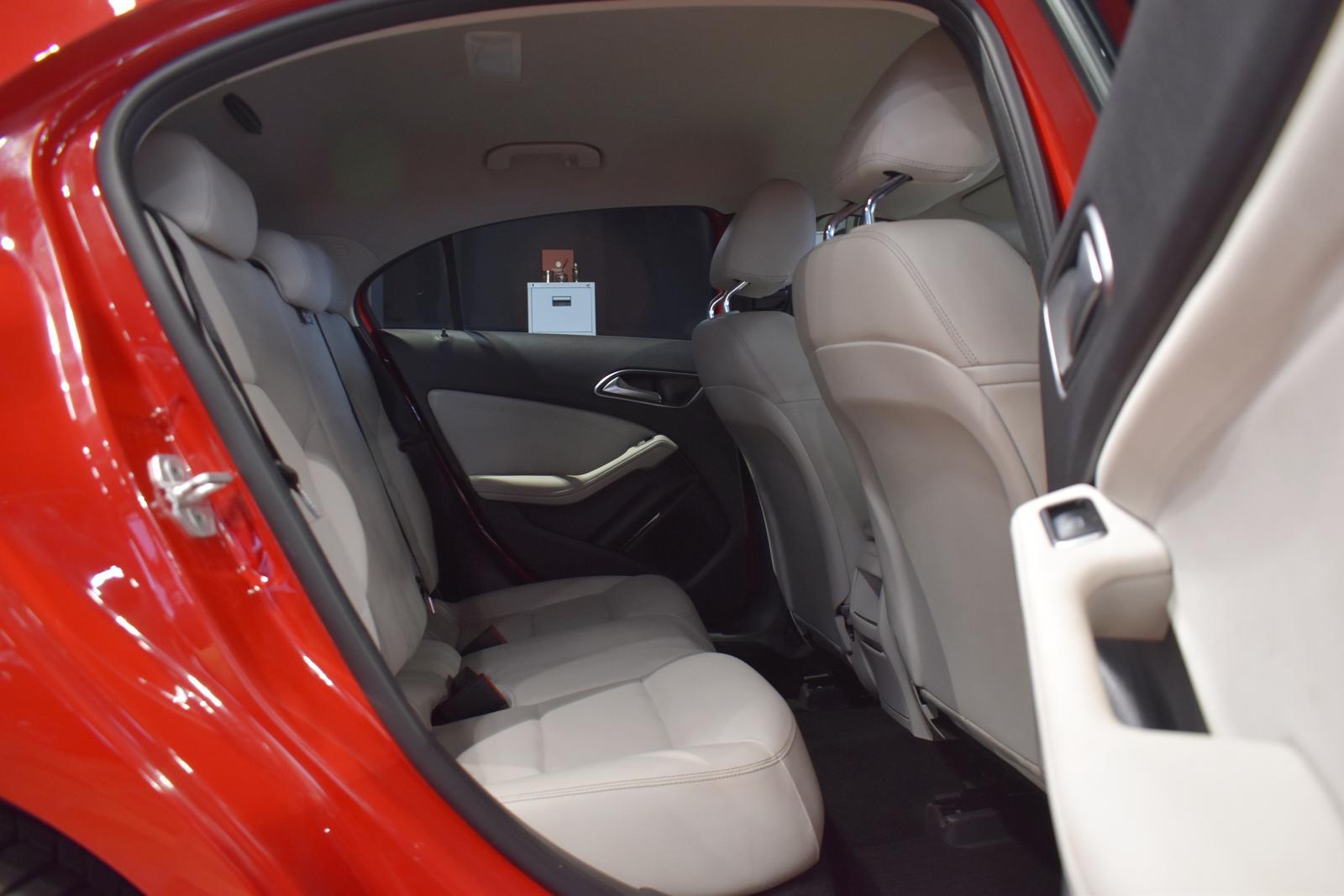 Mercedes-Benz A 180 7G LED LEDER-SPORTSI NAV KAM SPUR TEMPO SH