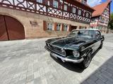 Ford Mustang Cabrio in einmaliger Farbkombi  - Ford Mustang aus 1968: Cabrio