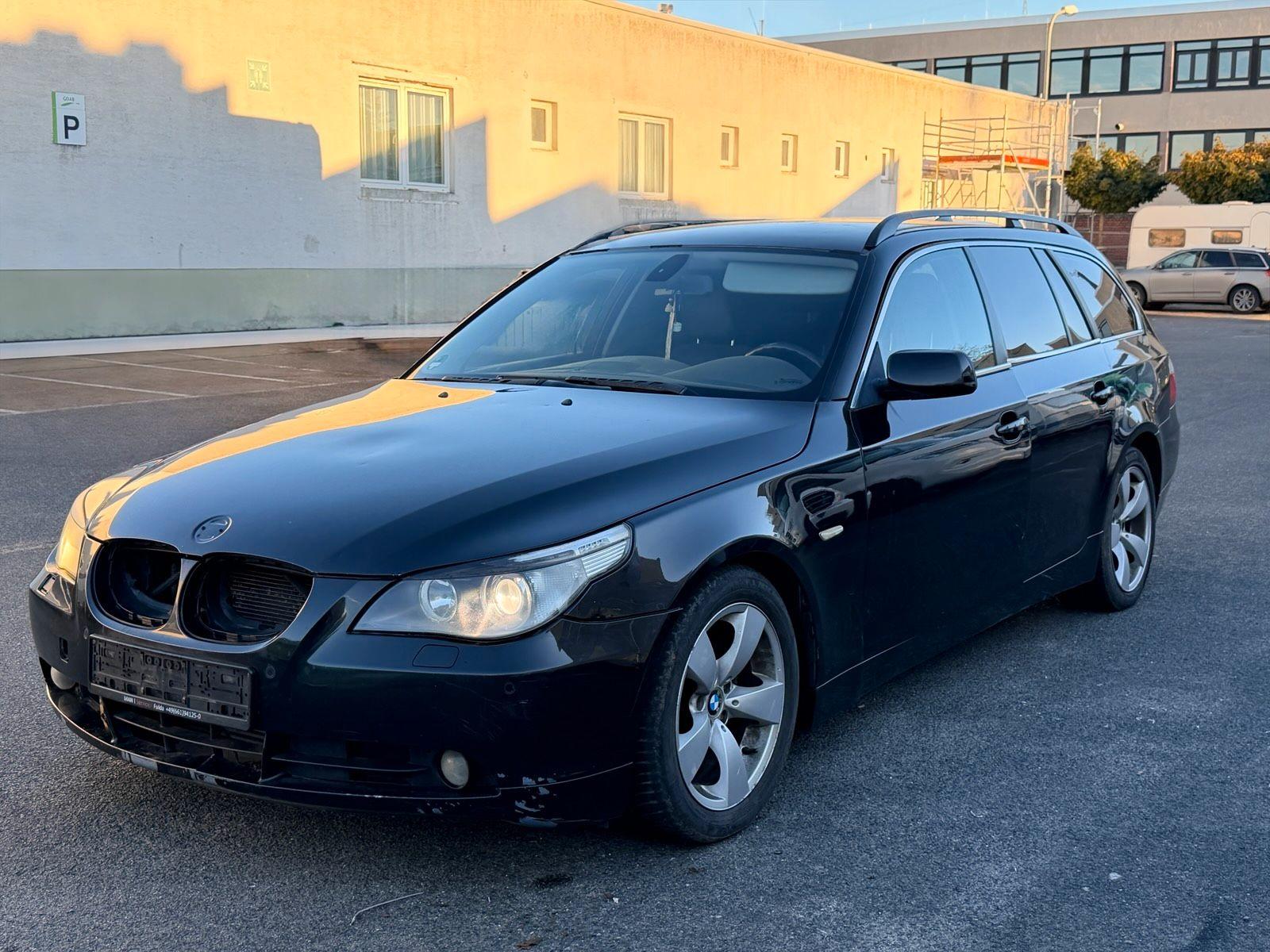 BMW 525 2004 — rear view