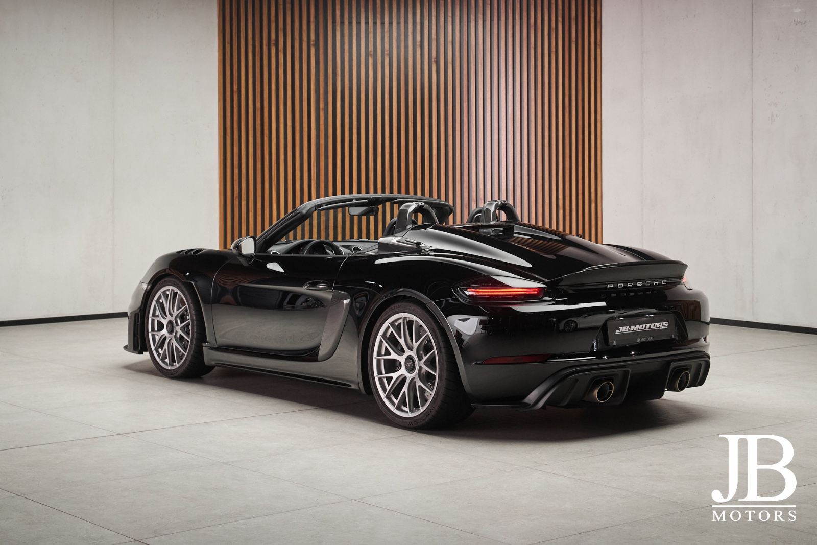 Fahrzeugabbildung Porsche Spyder RS Weissach PCCB Lift Magnesium Chrono