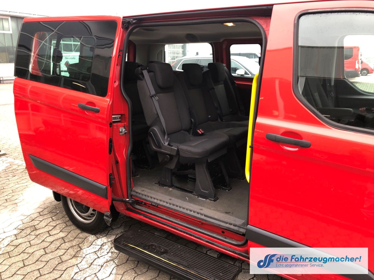 Fahrzeugabbildung Ford Transit Custom Kombi 300 L1 2.2 TDCi *2432