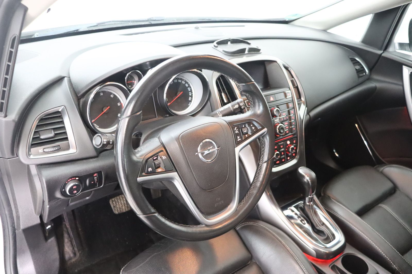 Fahrzeugabbildung Opel Astra Sports Tourer 2.0 CDTI Automatik