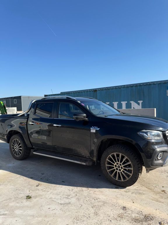 Image of Mercedes-Benz X 350