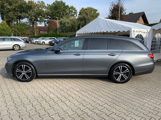 Fahrzeugabbildung Mercedes-Benz E 220  Td Multibeam+Comand+Distronic+Standh.+AHK