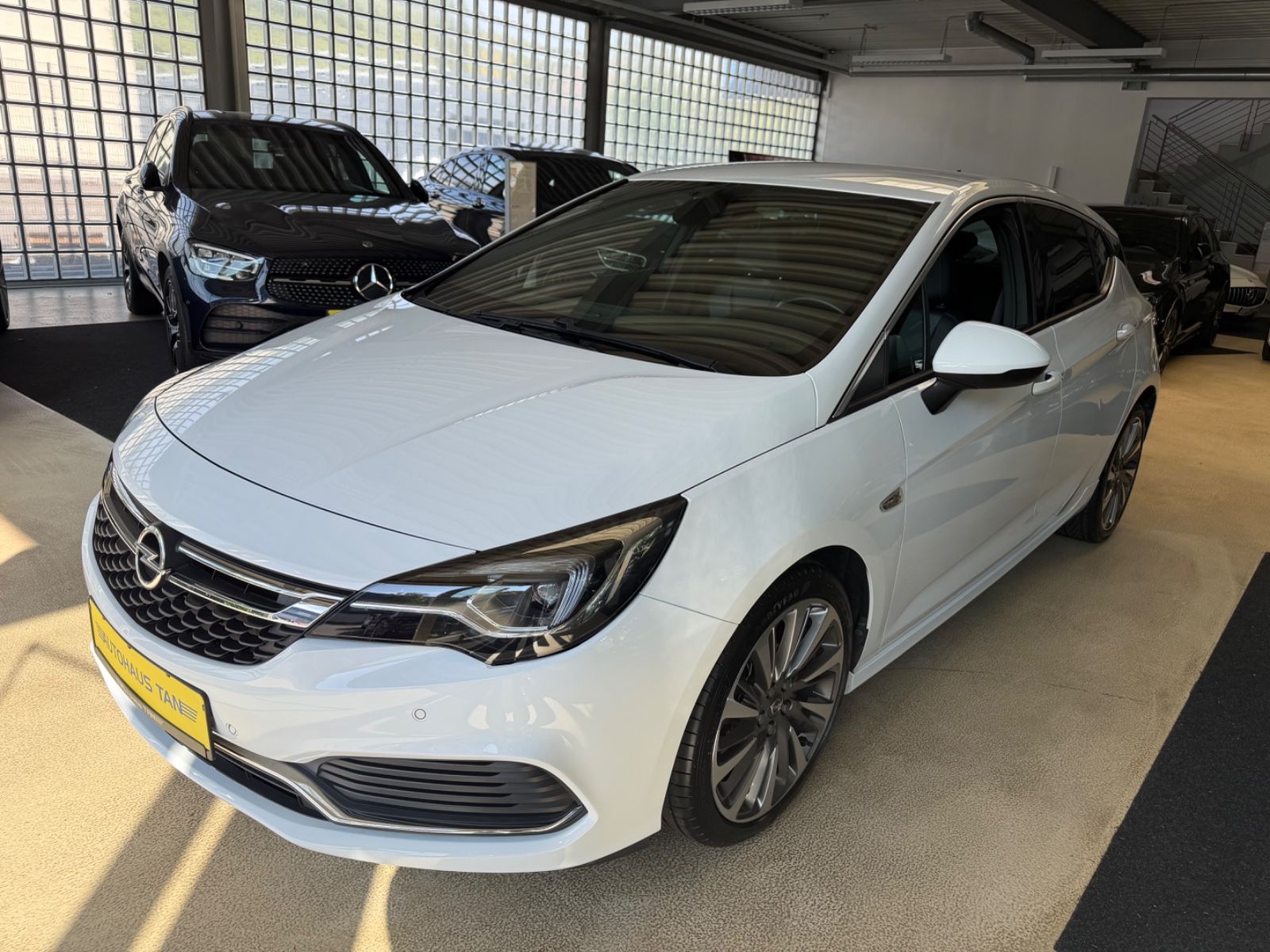 Fahrzeugabbildung Opel Astra K Lim. 5-trg. Ultimate*OPC* 1.Hand