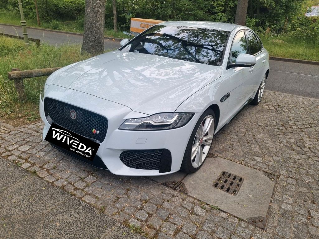 JAGUAR XF