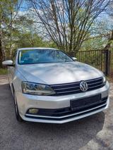 Volkswagen Jetta 1.2TSI BMT105PS LED SHZ PDC LMF TÜV11/2026 - Volkswagen Jetta aus 2014