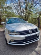 Volkswagen Jetta 1.2TSI BMT105PS LED SHZ PDC LMF TÜV11/2026 - Volkswagen Jetta: 1.2