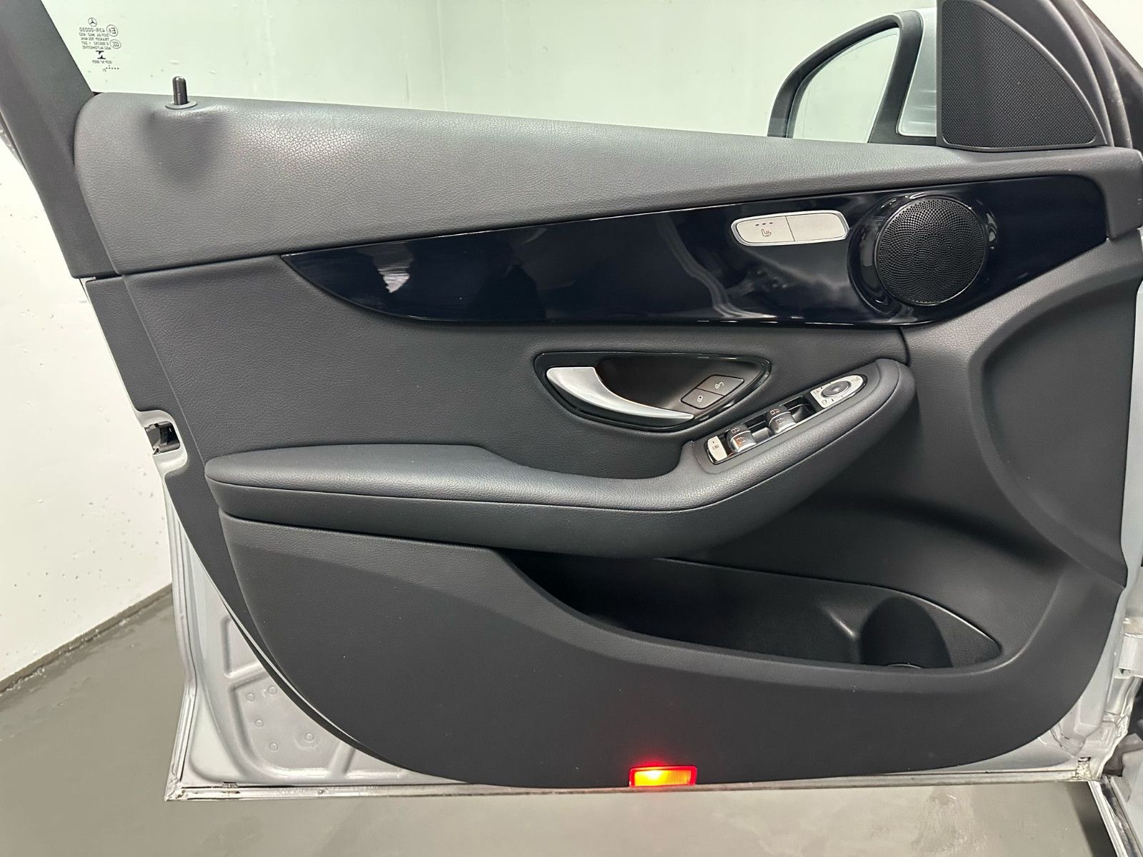 Fahrzeugabbildung Mercedes-Benz C 200 d T*DISTRO*AHK*SPURH*TOTWINK*SH*CARPL