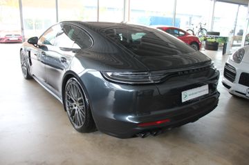 Porsche Panamera - 4
