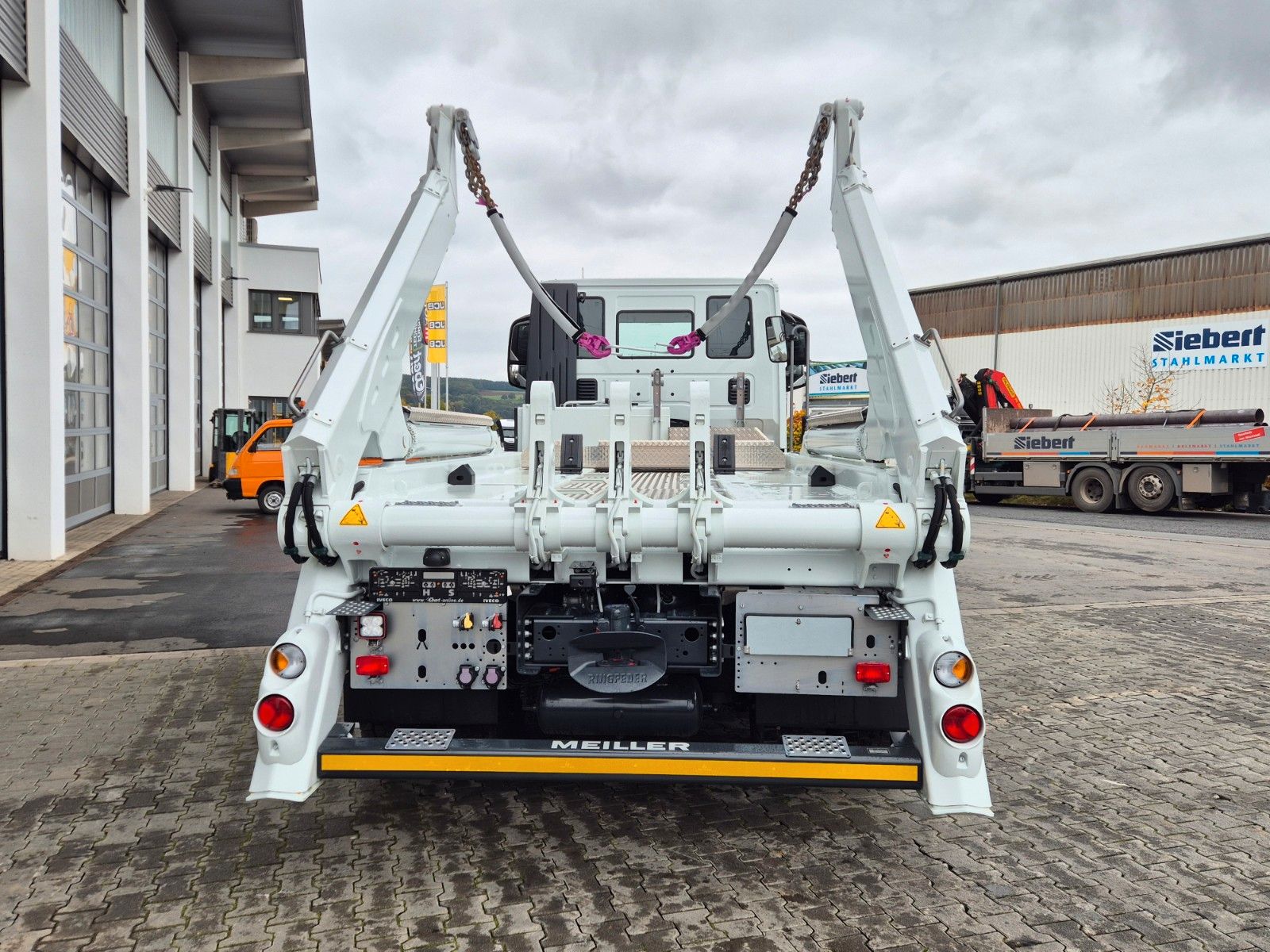 Fahrzeugabbildung Iveco AD260S40X/P Meiller AK16. T Funk AHK