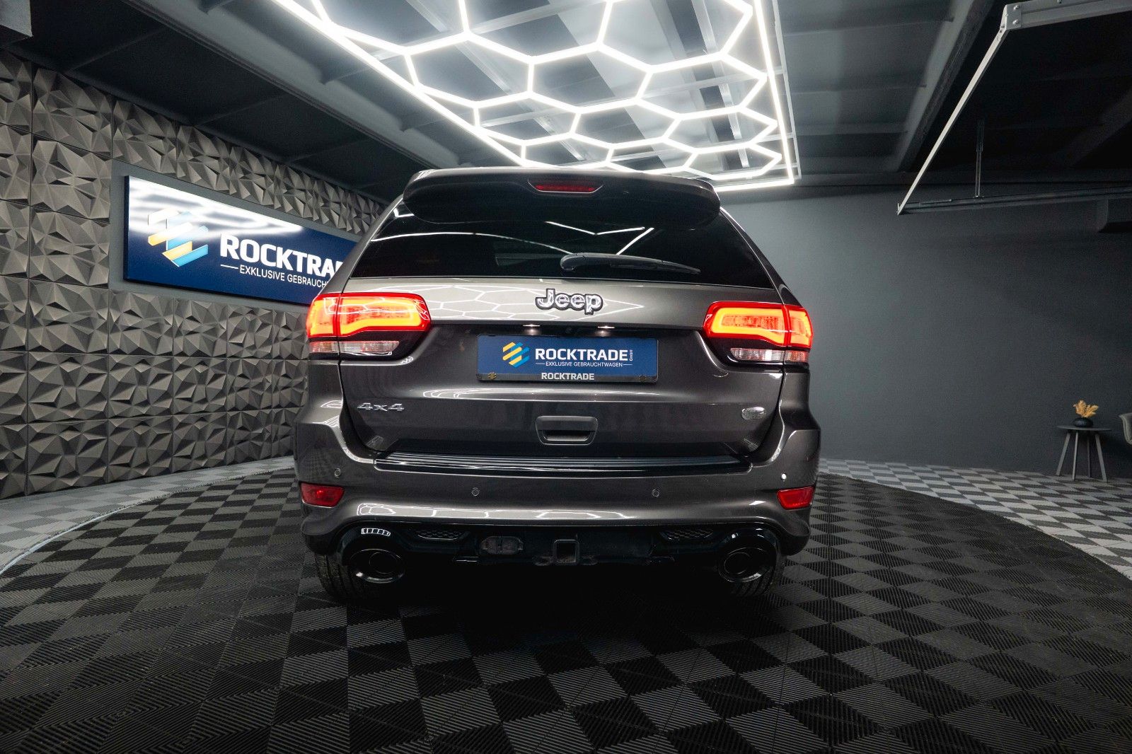 Fahrzeugabbildung Jeep Grand Cherokee 5.7 V8 SRT OVERLAND *Pano*ACC*19%