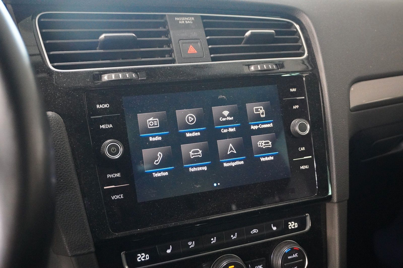 Fahrzeugabbildung Volkswagen Golf VII Lim. 2.0D JOIN NAVI/LED/KAMERA/DYNA./SH
