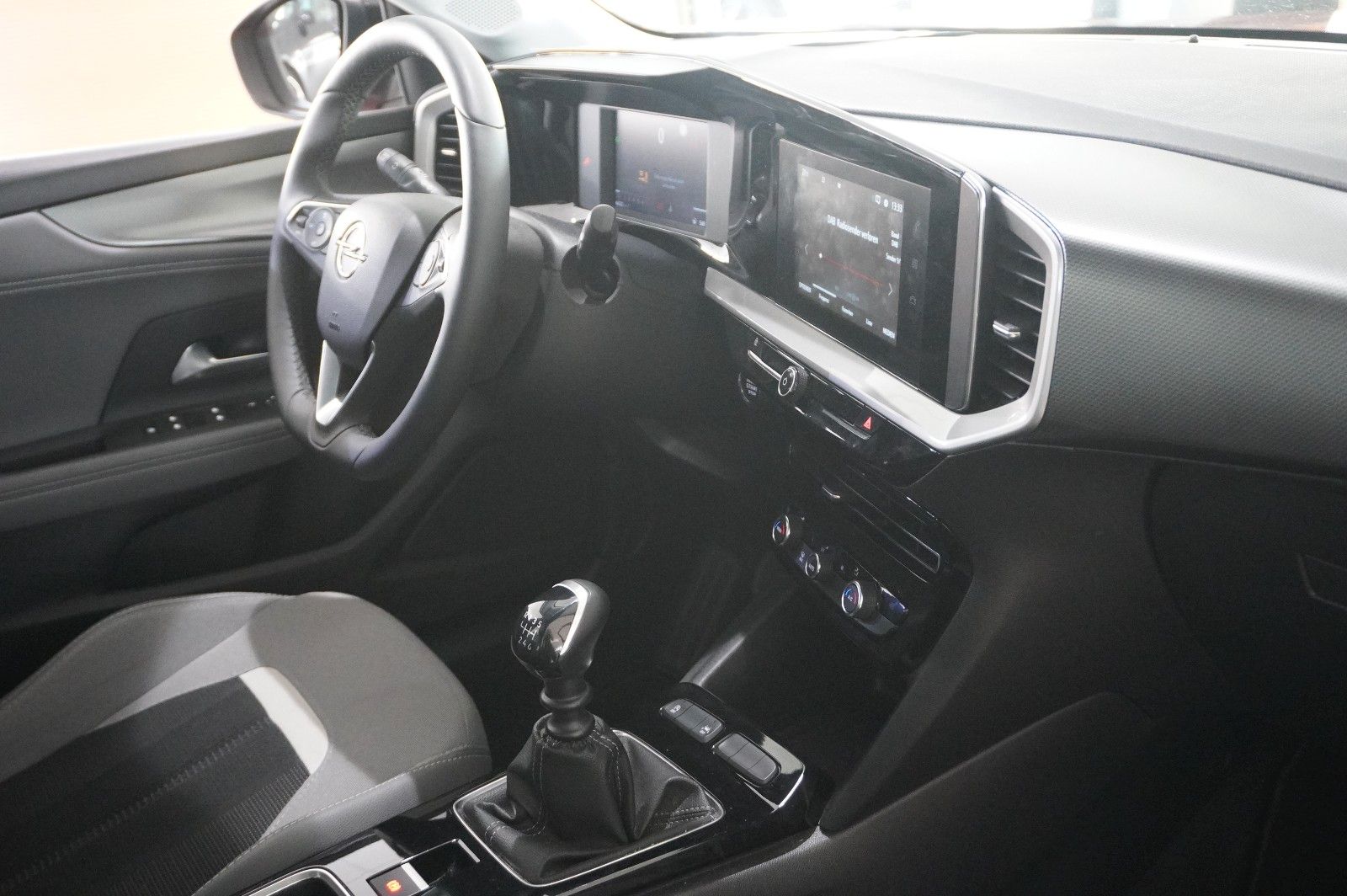 Fahrzeugabbildung Opel Mokka ELEGANCE 1.2T NAVI/LED/KAMERA/SPORT/SH/DAB