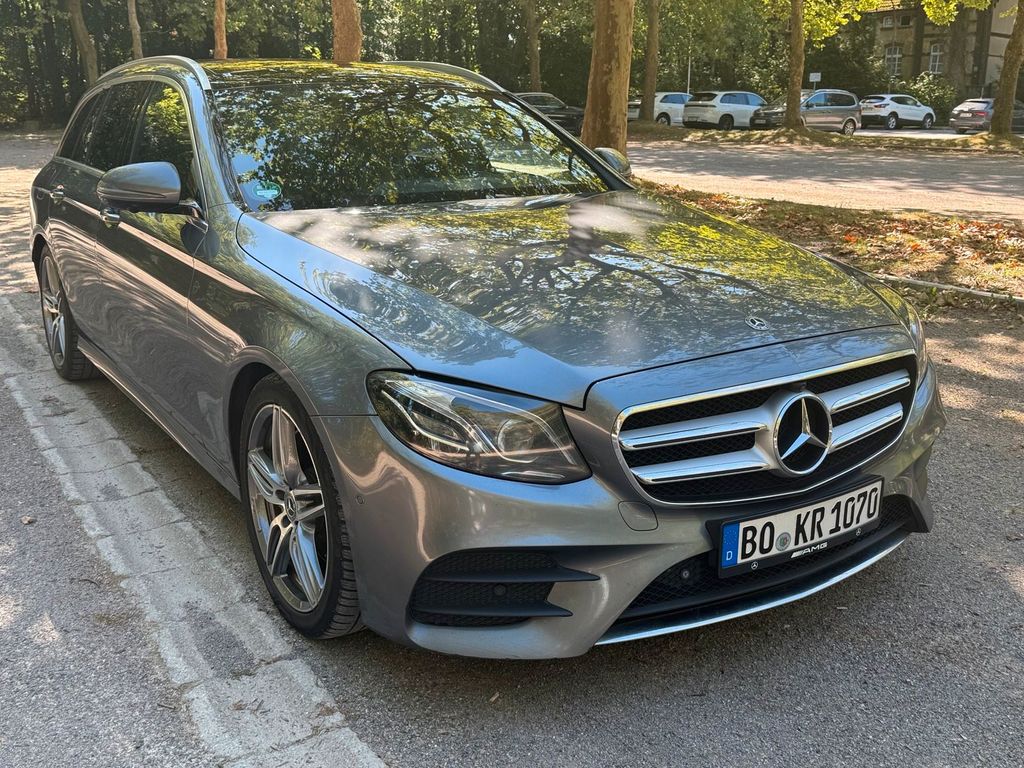 Image of Mercedes-Benz E 220