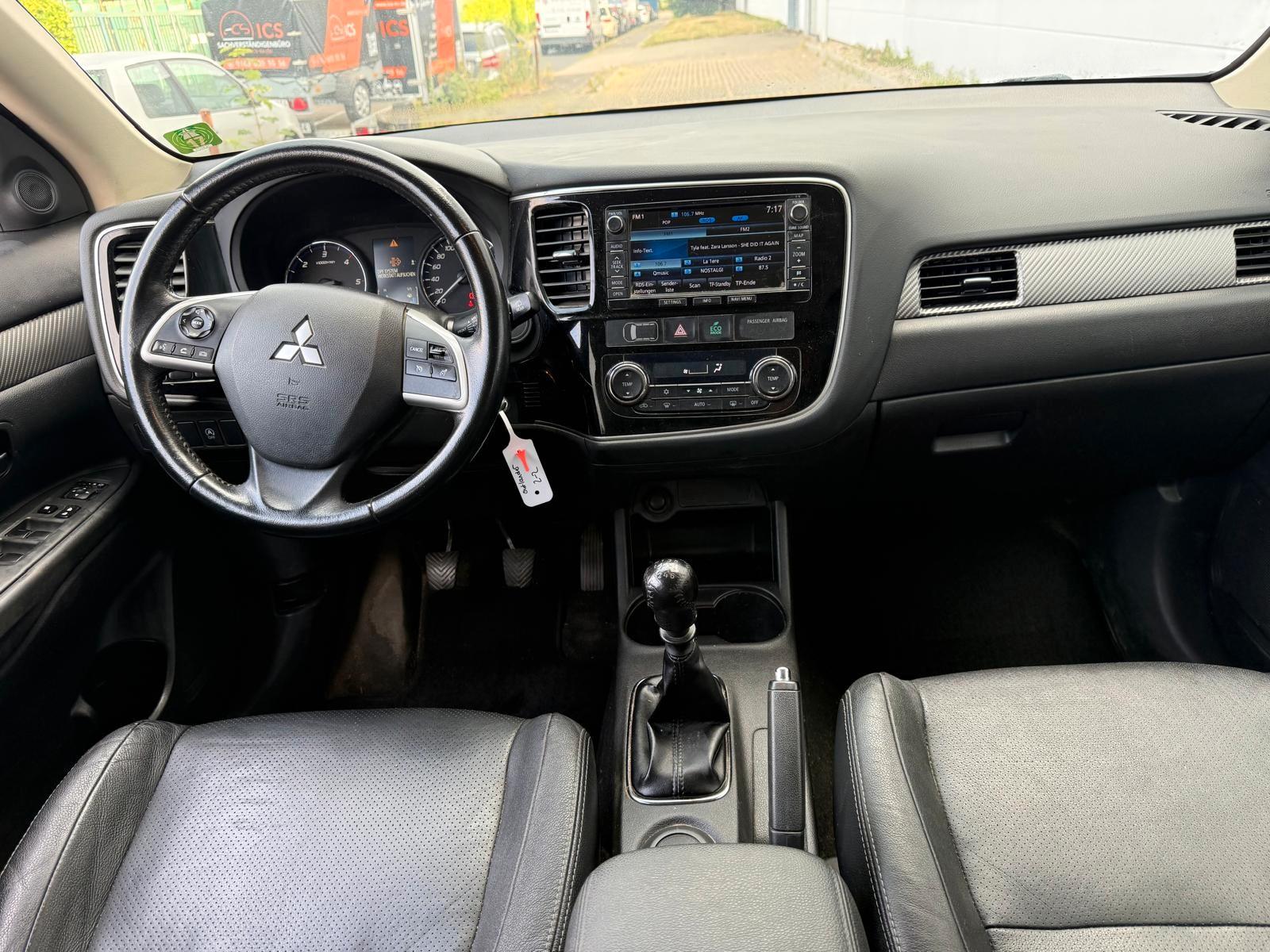 Mitsubishi Outlander ClearTec Invite 2WD 7-SITZER/LEDER