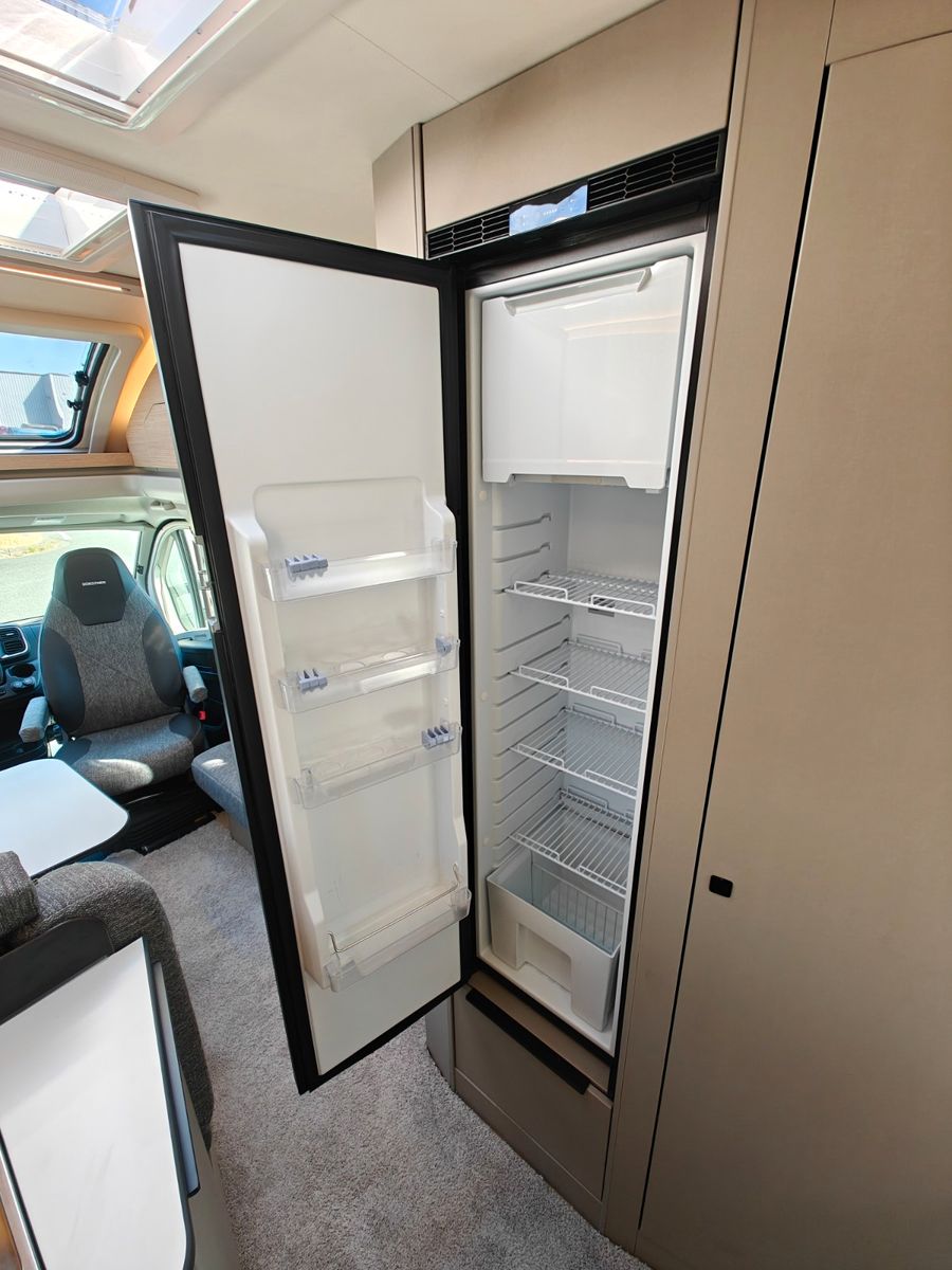 Fahrzeugabbildung Bürstner Campeo TD 660 - Combi 6DE, Lithium, Solar, Luft