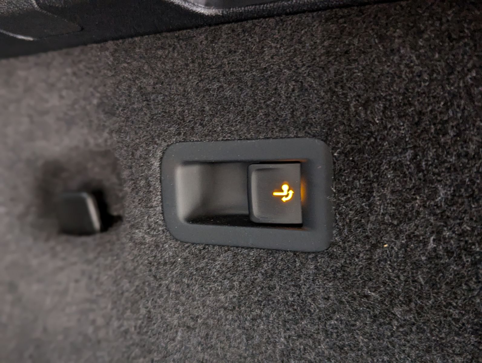 VW Tayron 2.0TDI 4M R-Line Launch Pano Black AHK 20 - Image 21