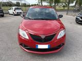 Lancia Ypsilon 1.0 FireFly 5 porte S&S Hybrid Ec - Lancia Ypsilon mit Hybrid-Antrieb