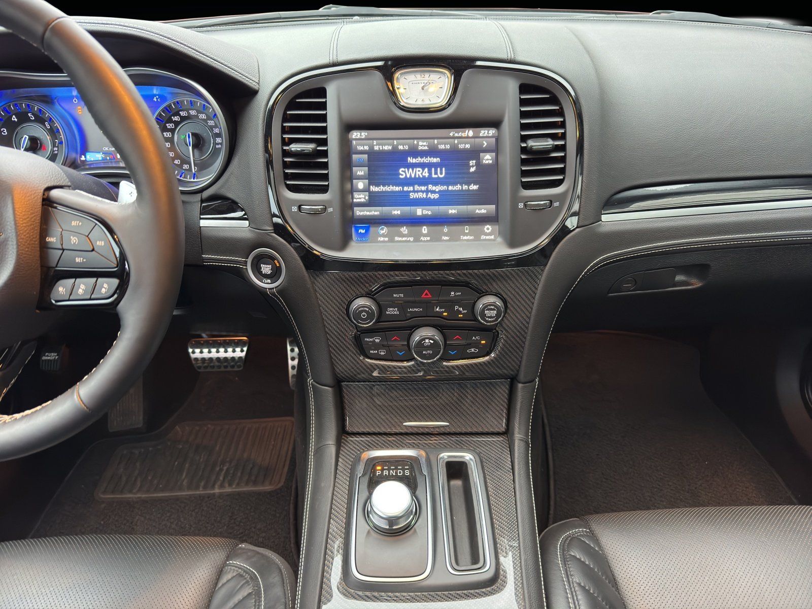 Fahrzeugabbildung Chrysler 300C Final Edition 6.4 Hemi V8/LED/PANO/LEDER