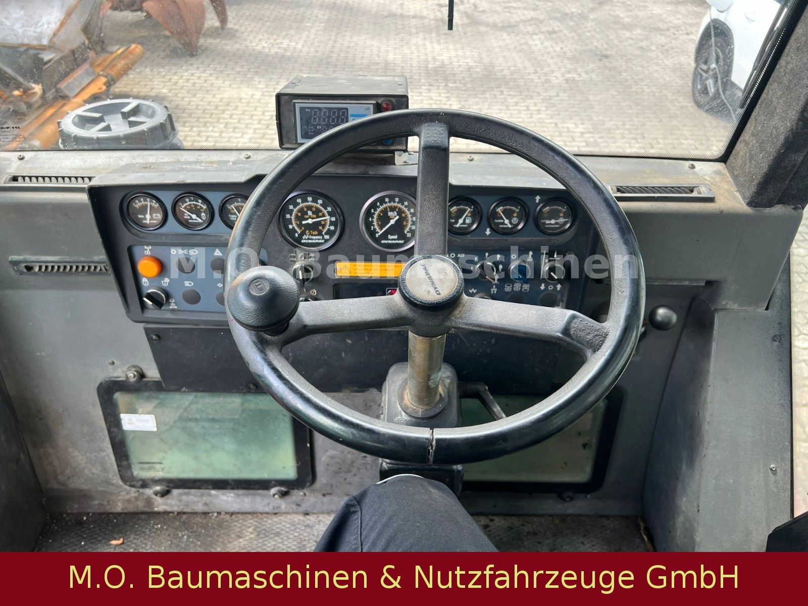 Fahrzeugabbildung Dynapac CC 222 CHF / Kombiwalze / 7.25 t / AC /