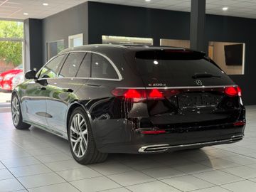 Mercedes E 200 - 3