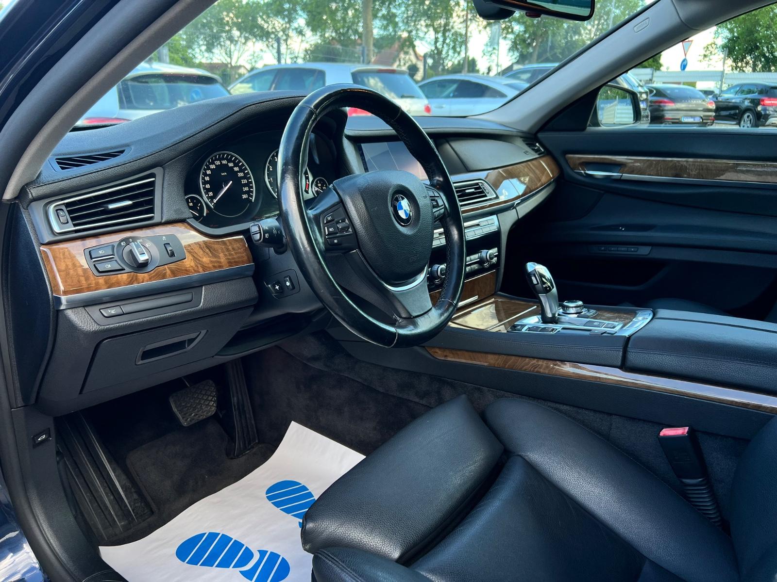BMW  740I - 326 CV - BVA - HAYON ÉLECTRIQUE