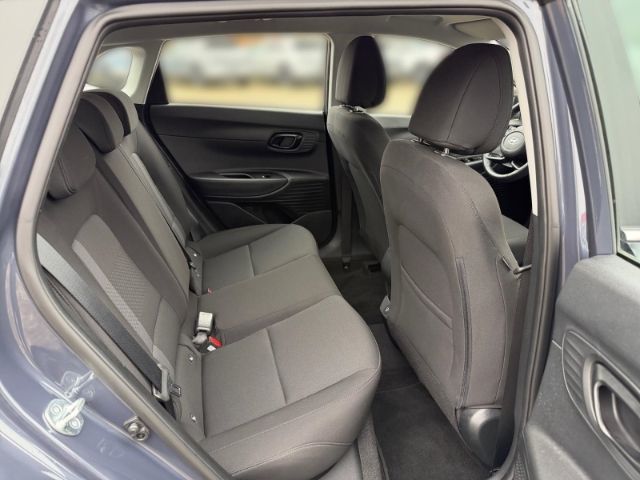 Fahrzeugabbildung Hyundai i20 Advanced 1.0 T-GDI +CARPLAY+TEMPOMAT+SHZ+RFK