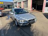 Volvo S60 2.4 Comfort TÜV AU NEU AUTOMATK GETRIEBE - gebrauchte Volvo S60 aus dem Jahr 2002