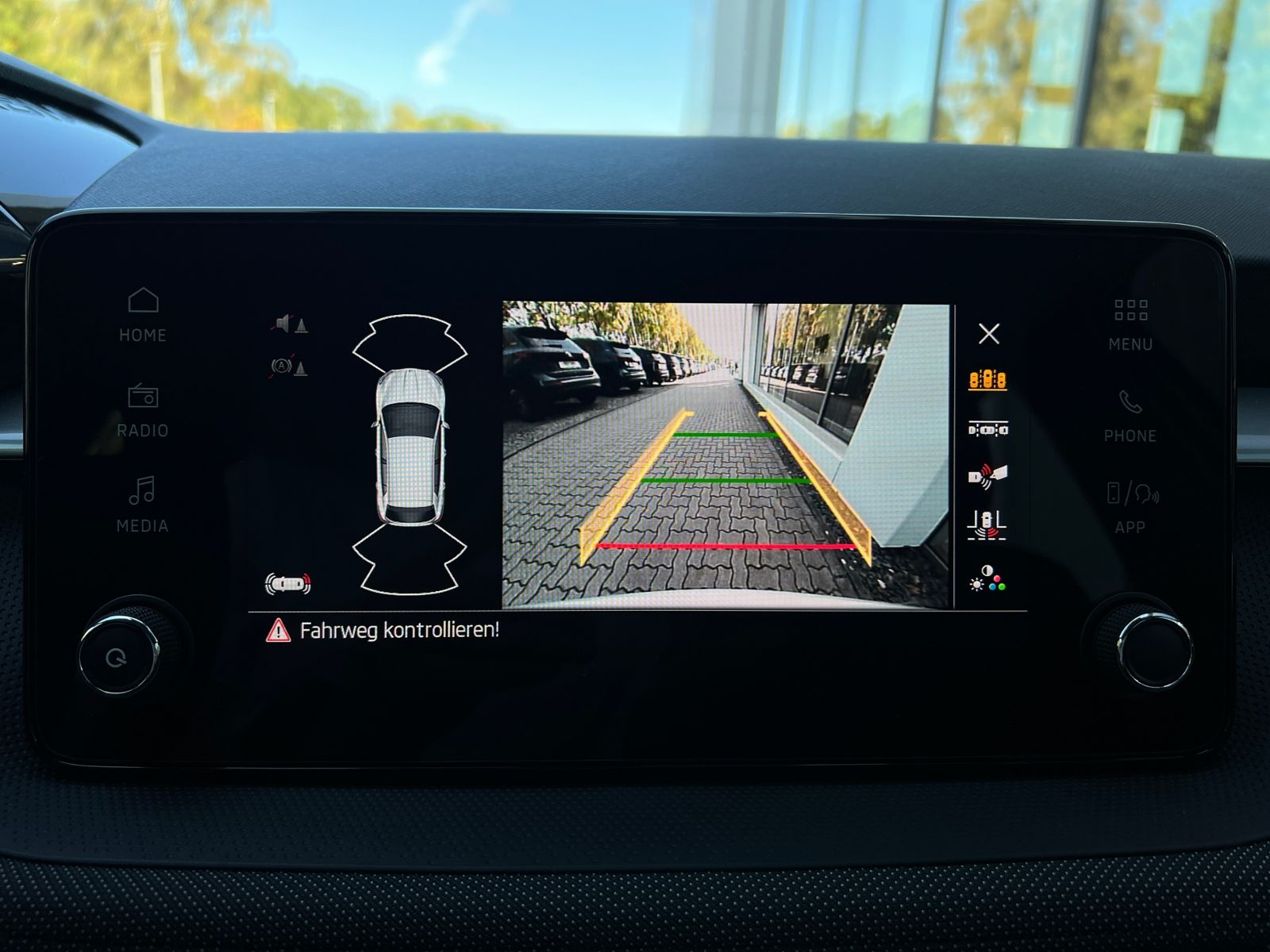 Fahrzeugabbildung SKODA Fabia Selection 1.0 TSI DSG *LED, SmartLink, Kam