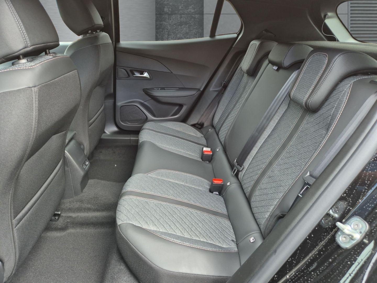 Peugeot 2008 - Bild 9