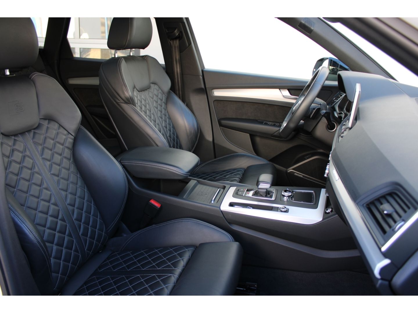 Fahrzeugabbildung Audi SQ5 3.0TDI quattro Matrix Pano B&O STHZ 8fach AH