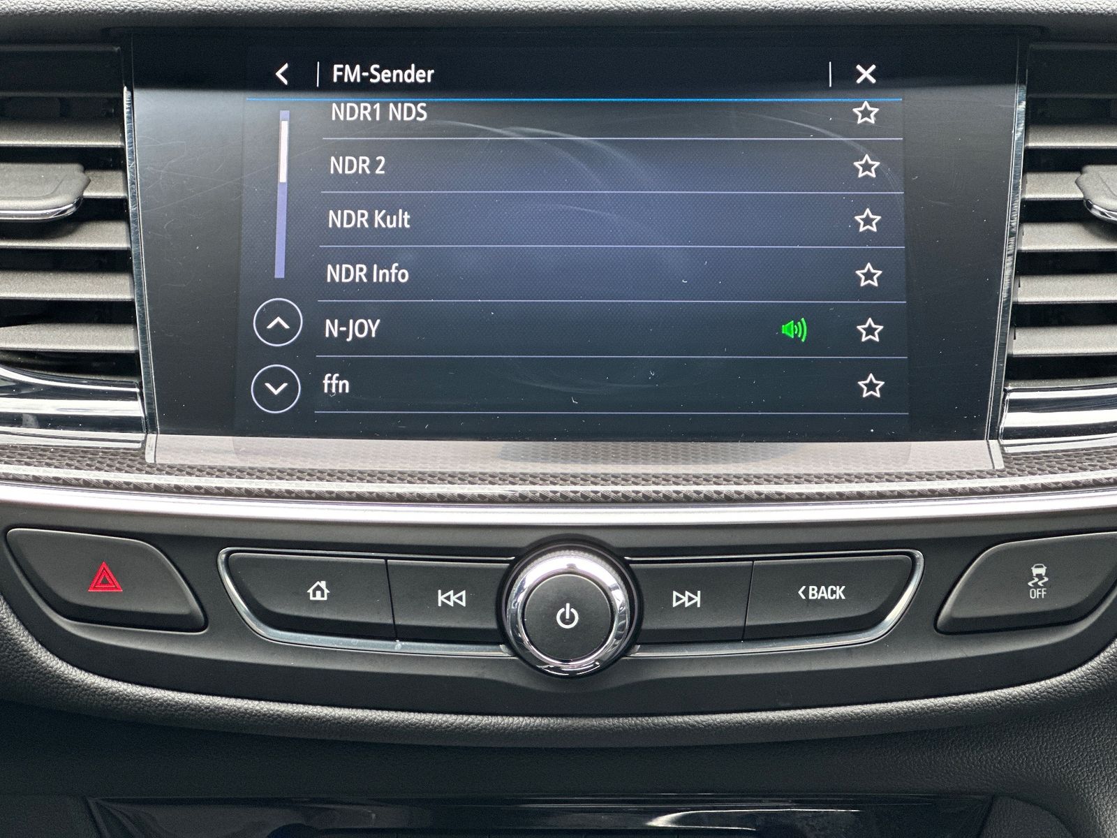 Fahrzeugabbildung Opel Insignia ST 2.0 D Ultimate AT NAV+LED+ACC+KAMERA