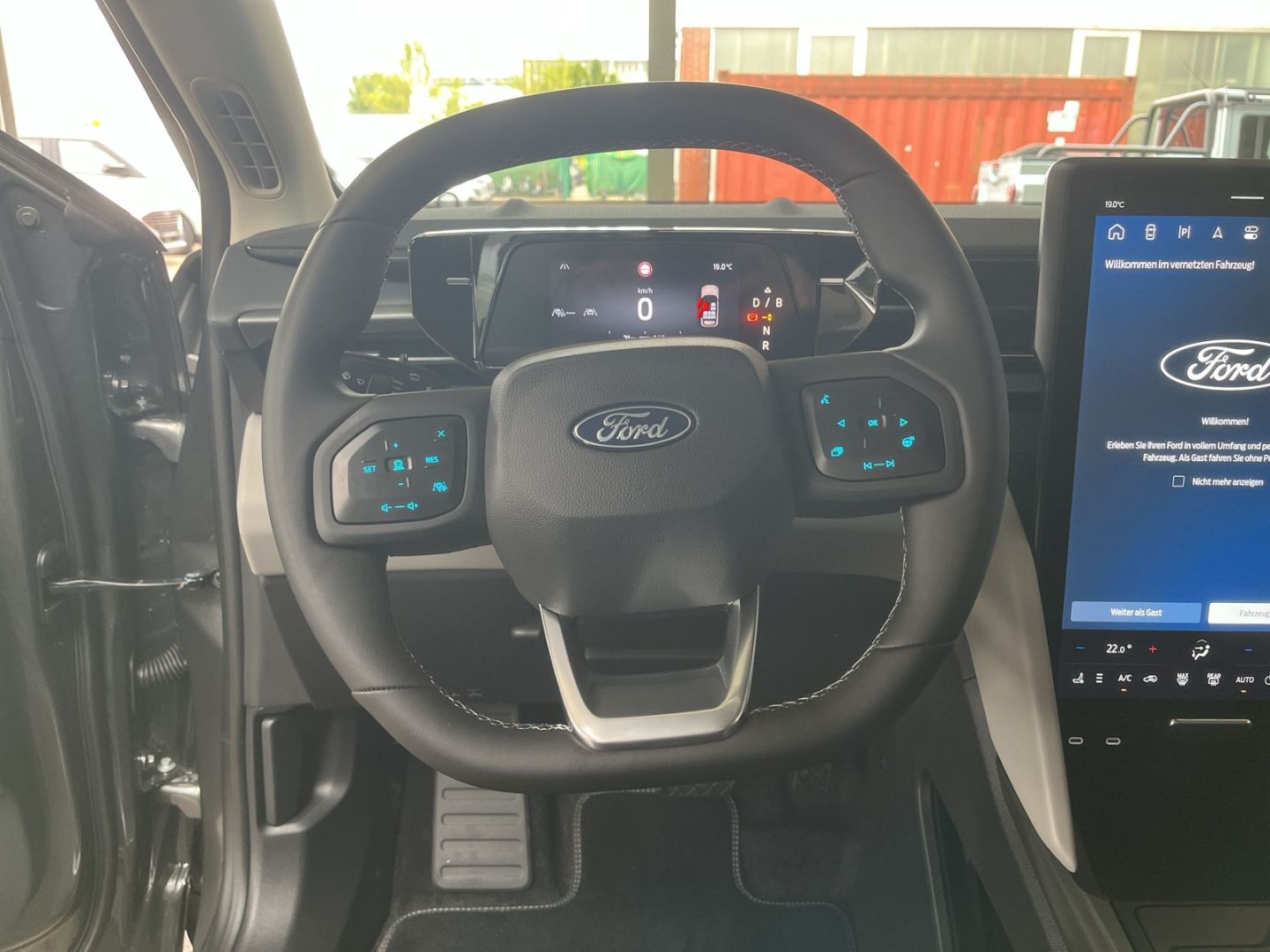 Fahrzeugabbildung Ford Explorer Select RWD Sportpaket Navi Digitales Co