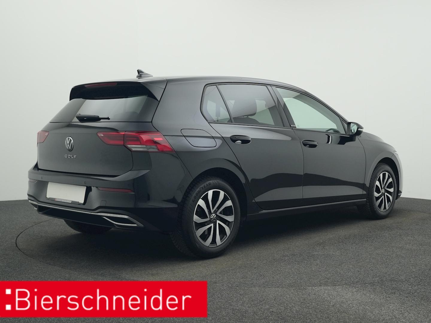 Volkswagen Golf 8 1.5 TSI Active LED+ NAVI ACC STANDHZG