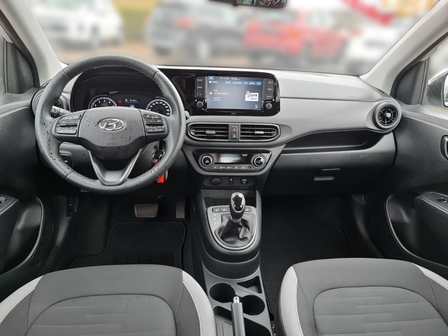 Fahrzeugabbildung Hyundai i10 TREND 1.2  KOMFORT-P+ALLWETTER+KAMERA+SHZ