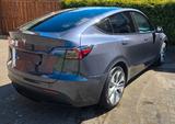 Tesla Model Y Hinterradantrieb RWD Midnight Silver  - Tesla Model Y: Von Privat