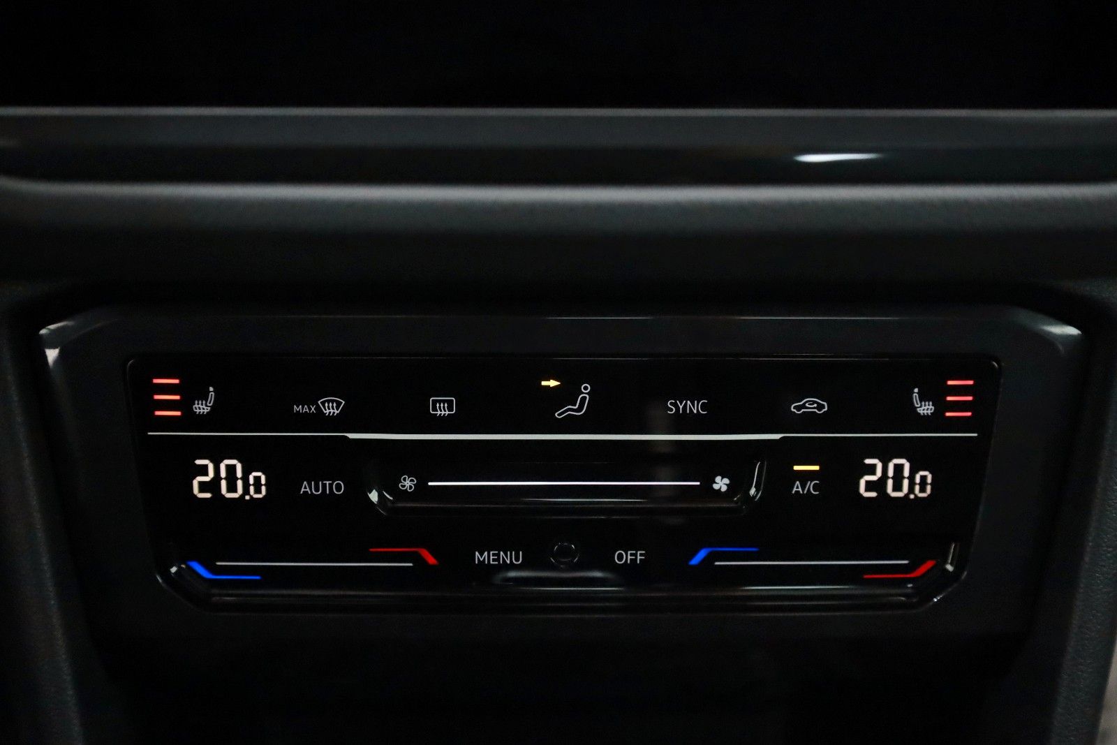 Fahrzeugabbildung Volkswagen Tiguan R 4M Leder,Navi,LED,PanDach,Harman/K,Memo