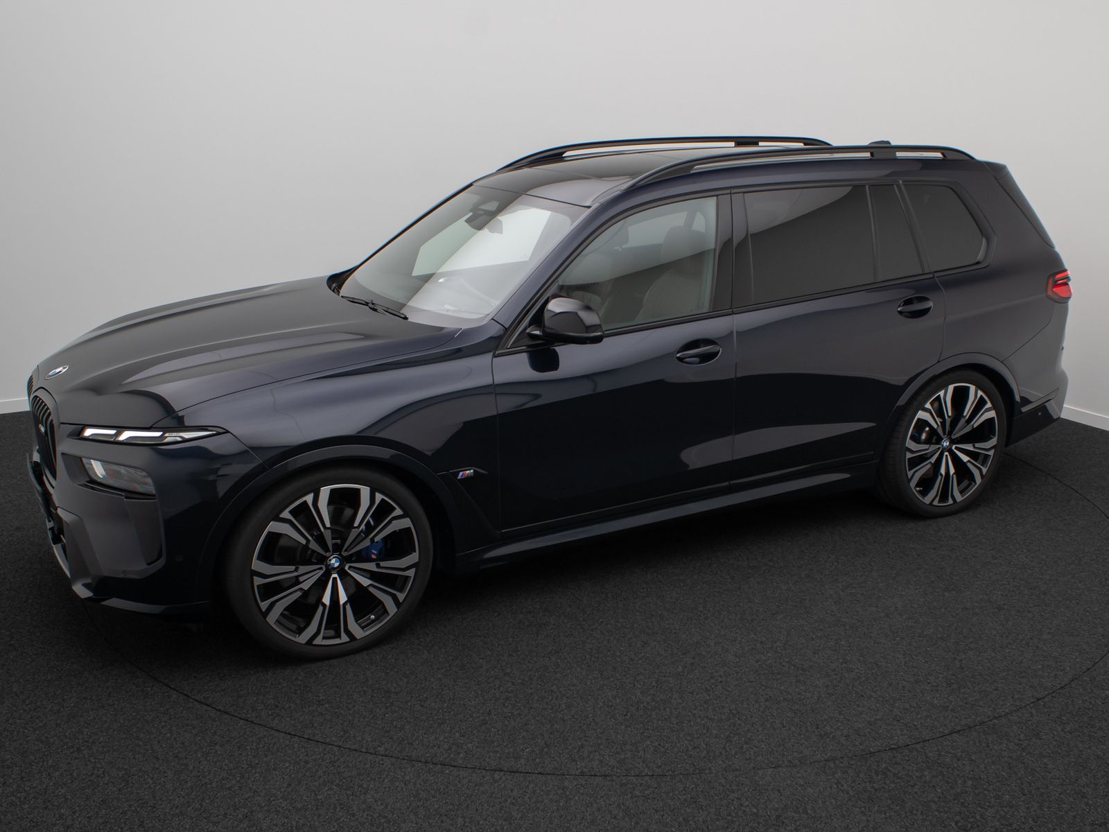 Fahrzeugabbildung BMW X7 M60i xD SkyLounge 360&deg;HUD H/K SoftClos 23Zoll