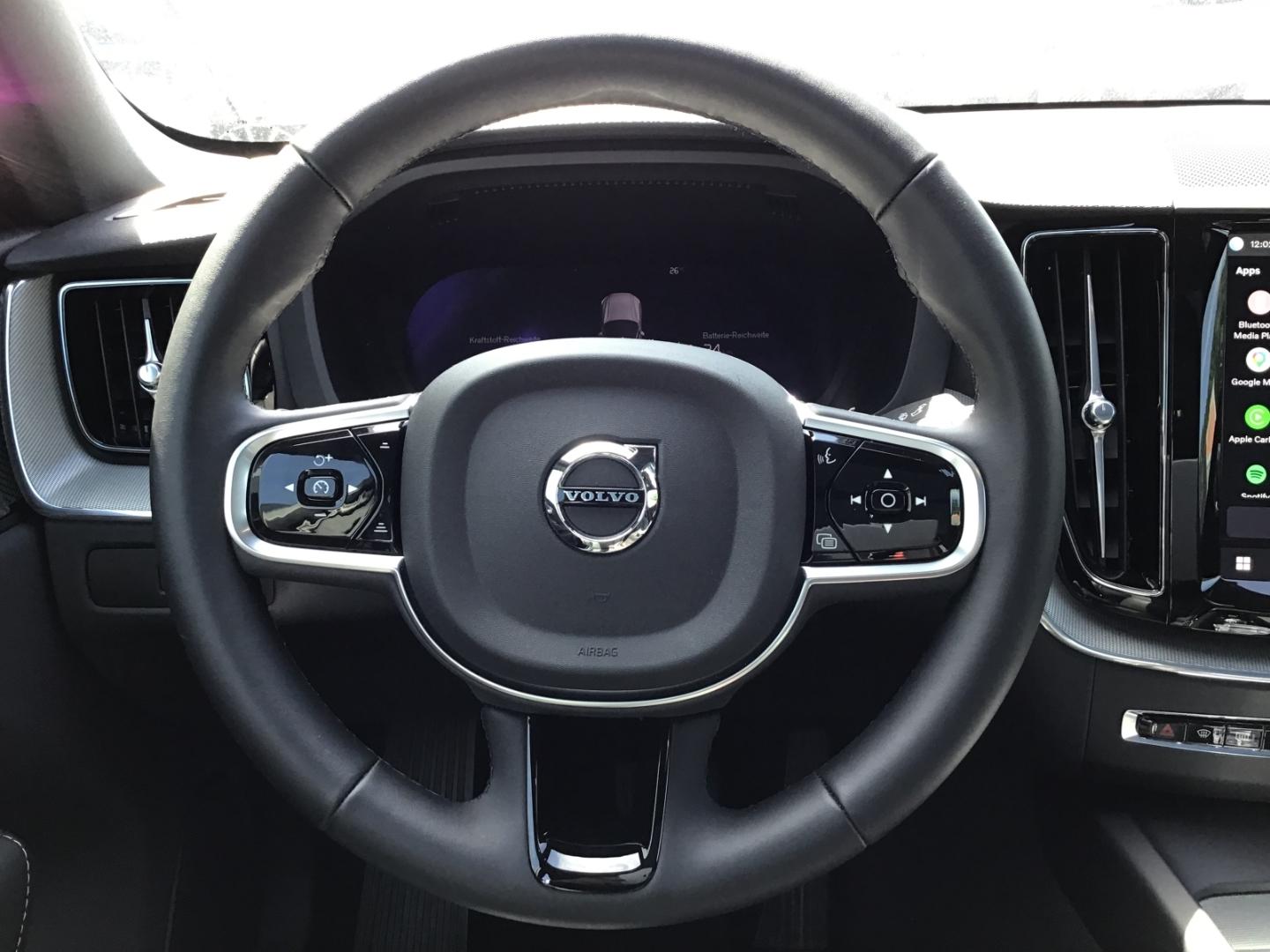 Volvo XC60 T6 Plus Dark AWD Stdhzg. 360° Cam PanoDach