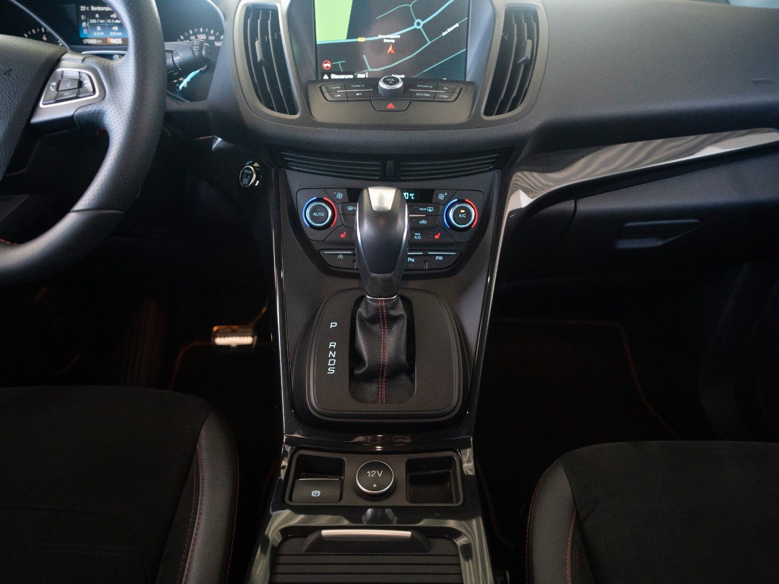 Fahrzeugabbildung Ford Kuga ST-Line AUTOM./ALLRAD/WINTER-P./NAVI