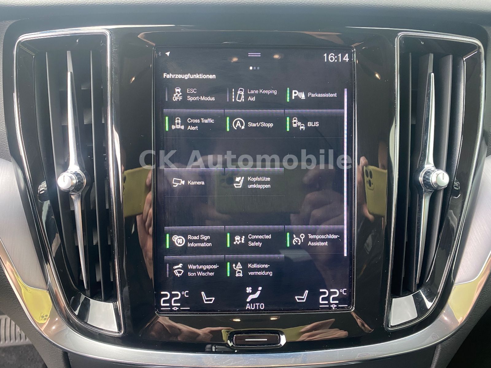 Fahrzeugabbildung Volvo V60 D4 CrossCountry Pro AWD/Navi/BLIS/Kamera/LED