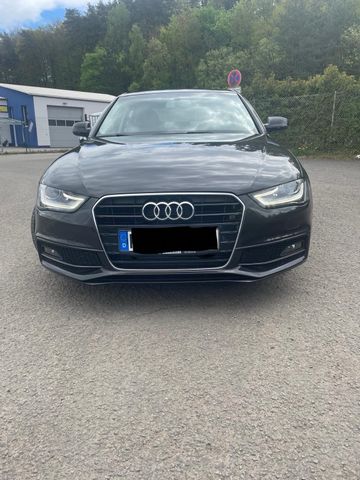 Audi A4 1,8TFSI-S Line