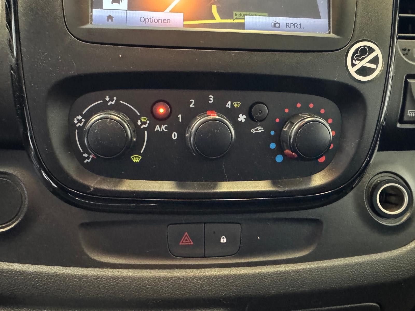 Fahrzeugabbildung Opel Vivaro Combi L1H1  2,7t/ ATM mit Belegen 72700Km