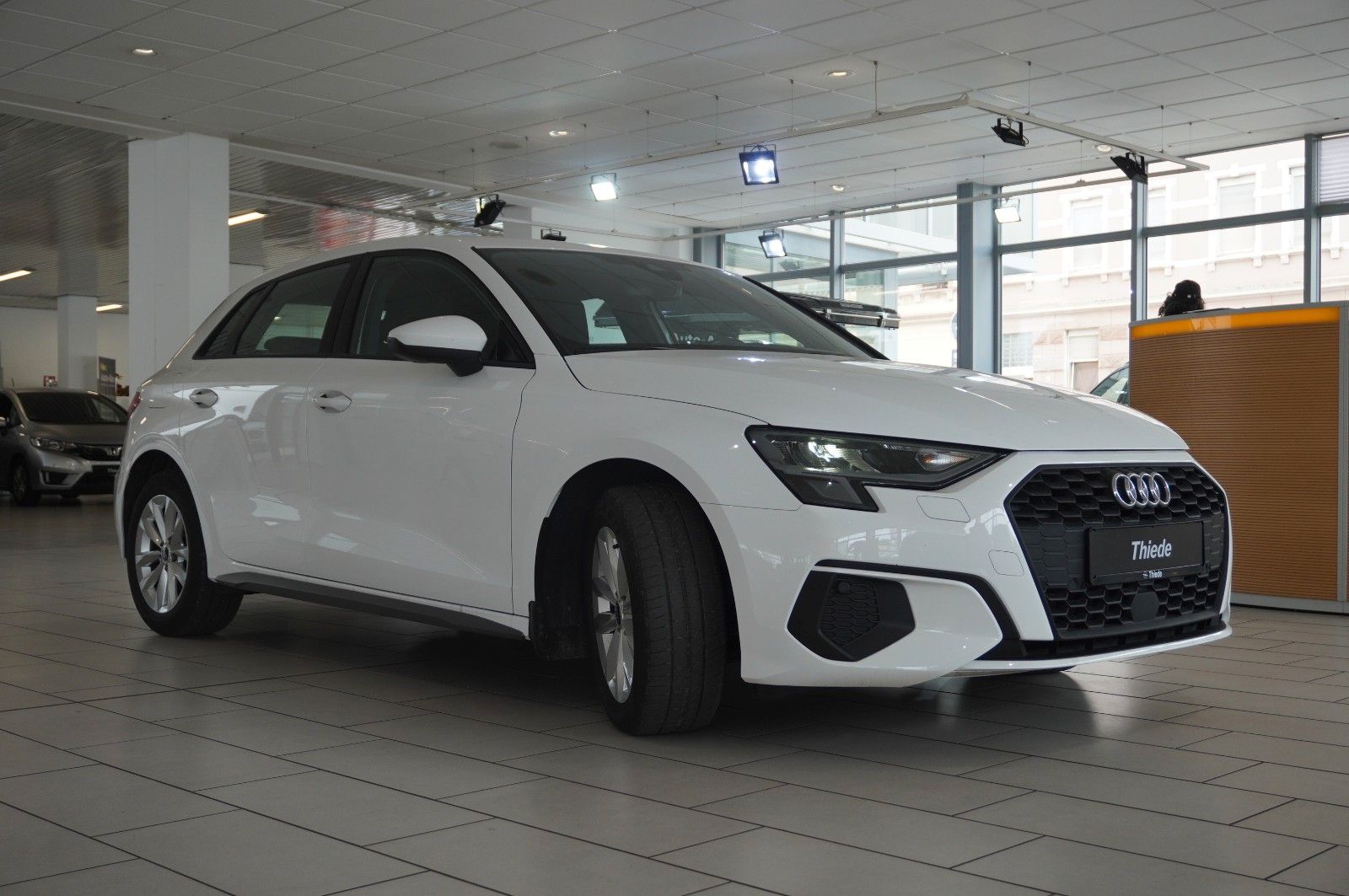Fahrzeugabbildung Audi A3 Sportback 35 TFSI NAVI/LED/SPORT/SHZ/VIRT/DAB