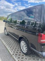 Volkswagen T5 Multivan mit neuem Motor 45 Tsd Km Laufleistg - VW T5 Multivan Gebrauchtwagen in Berlin
